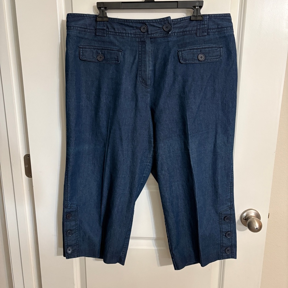 Larry LevineStylish Blue Denim Capris Size 18W